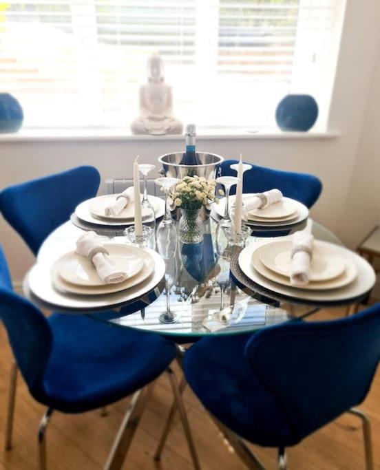 The Hideaway Luxury 5* 2 Bed Garden Apartment 스카버러 외부 사진